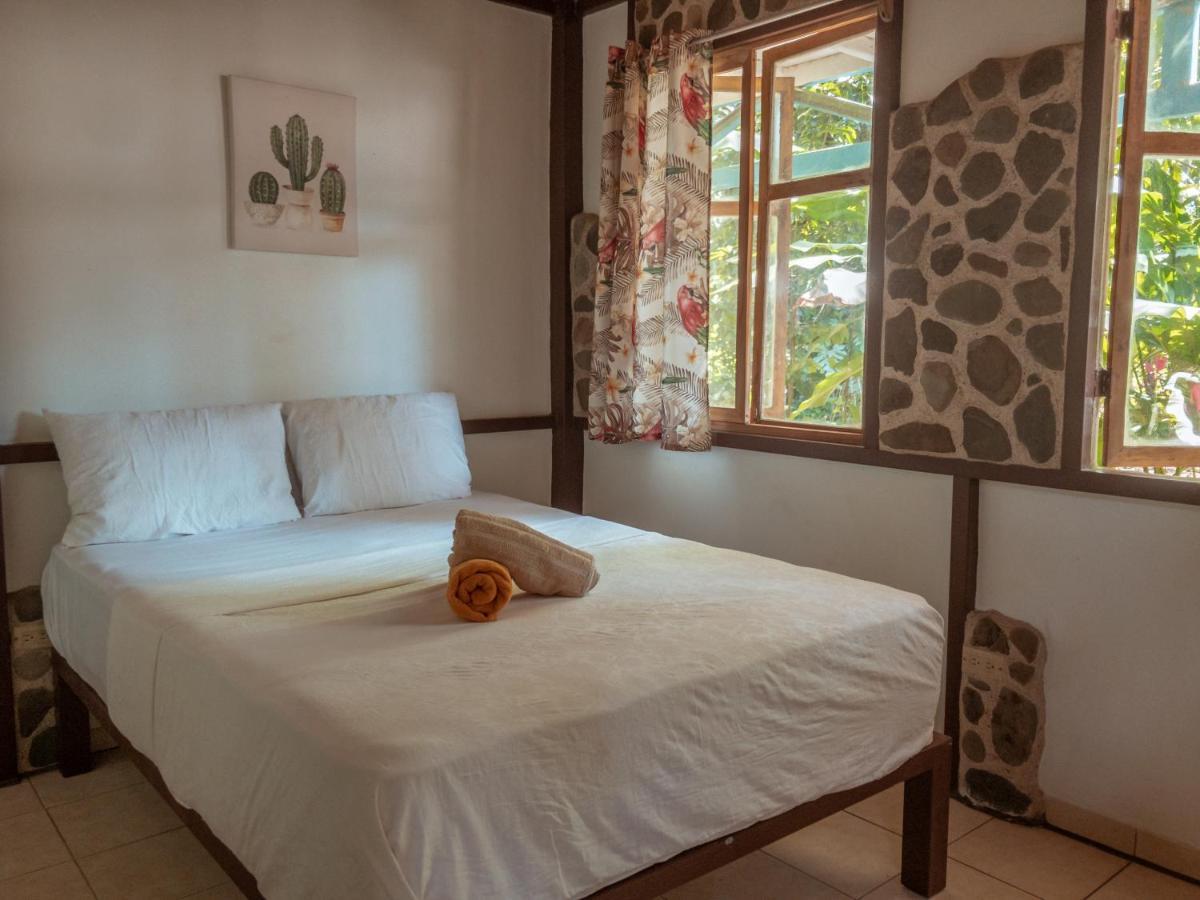 Uvita River Guesthouse Bagian luar foto