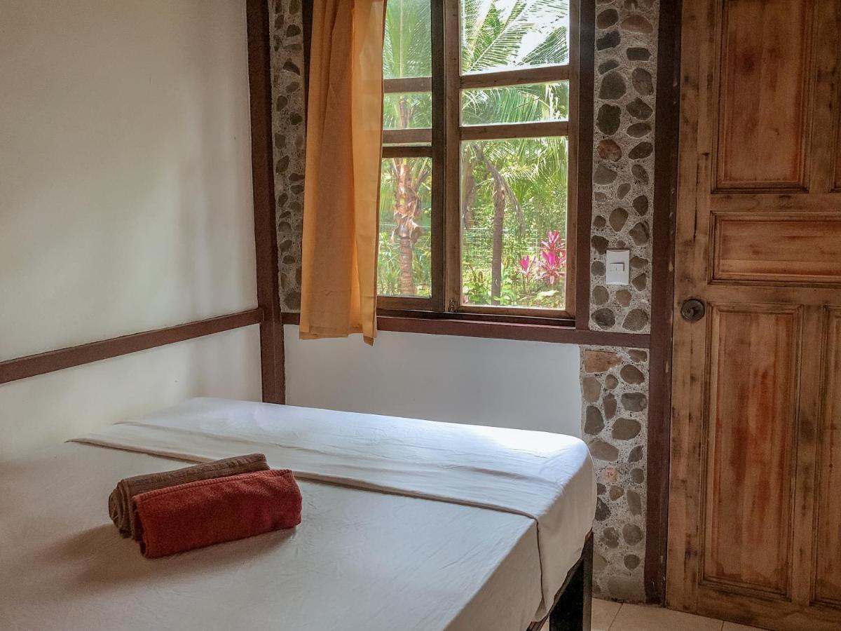 Uvita River Guesthouse Bagian luar foto