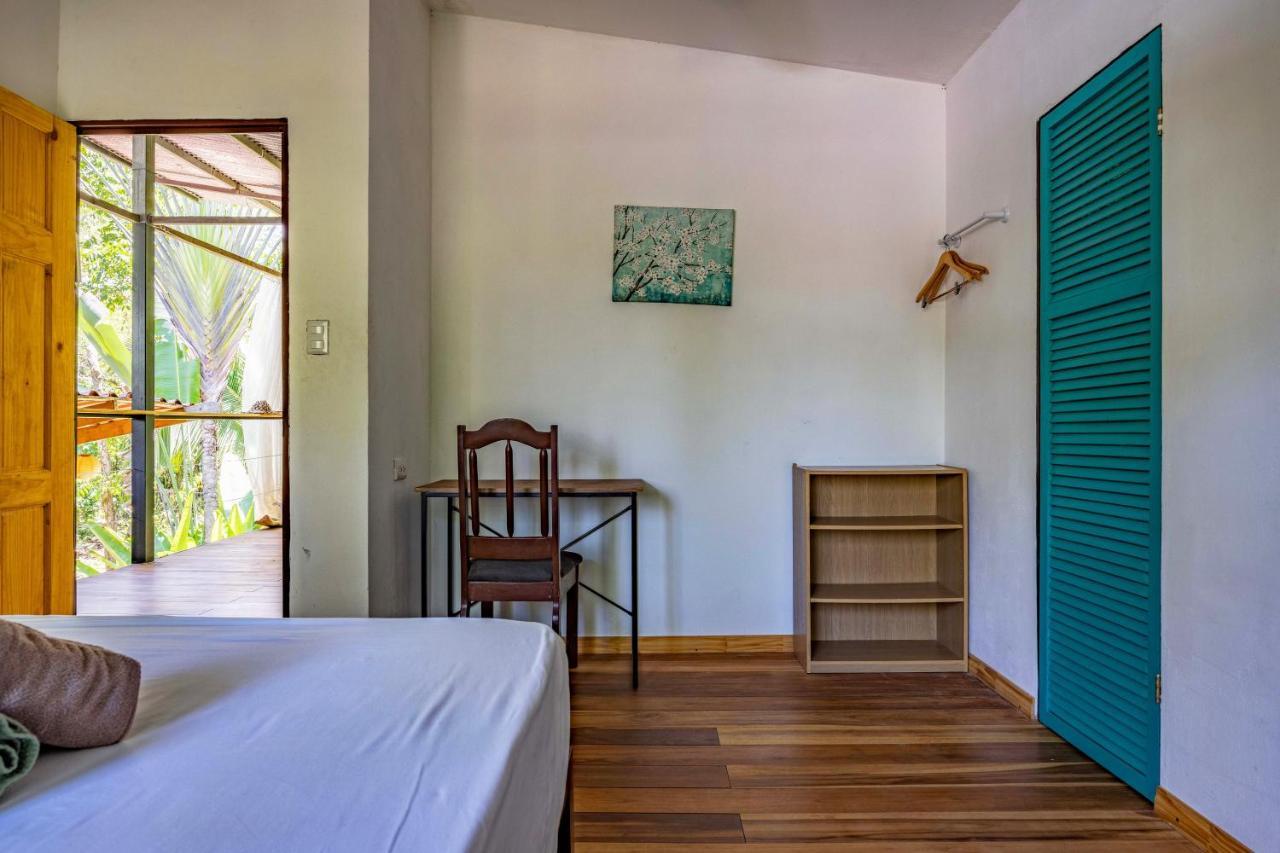 Uvita River Guesthouse Bagian luar foto
