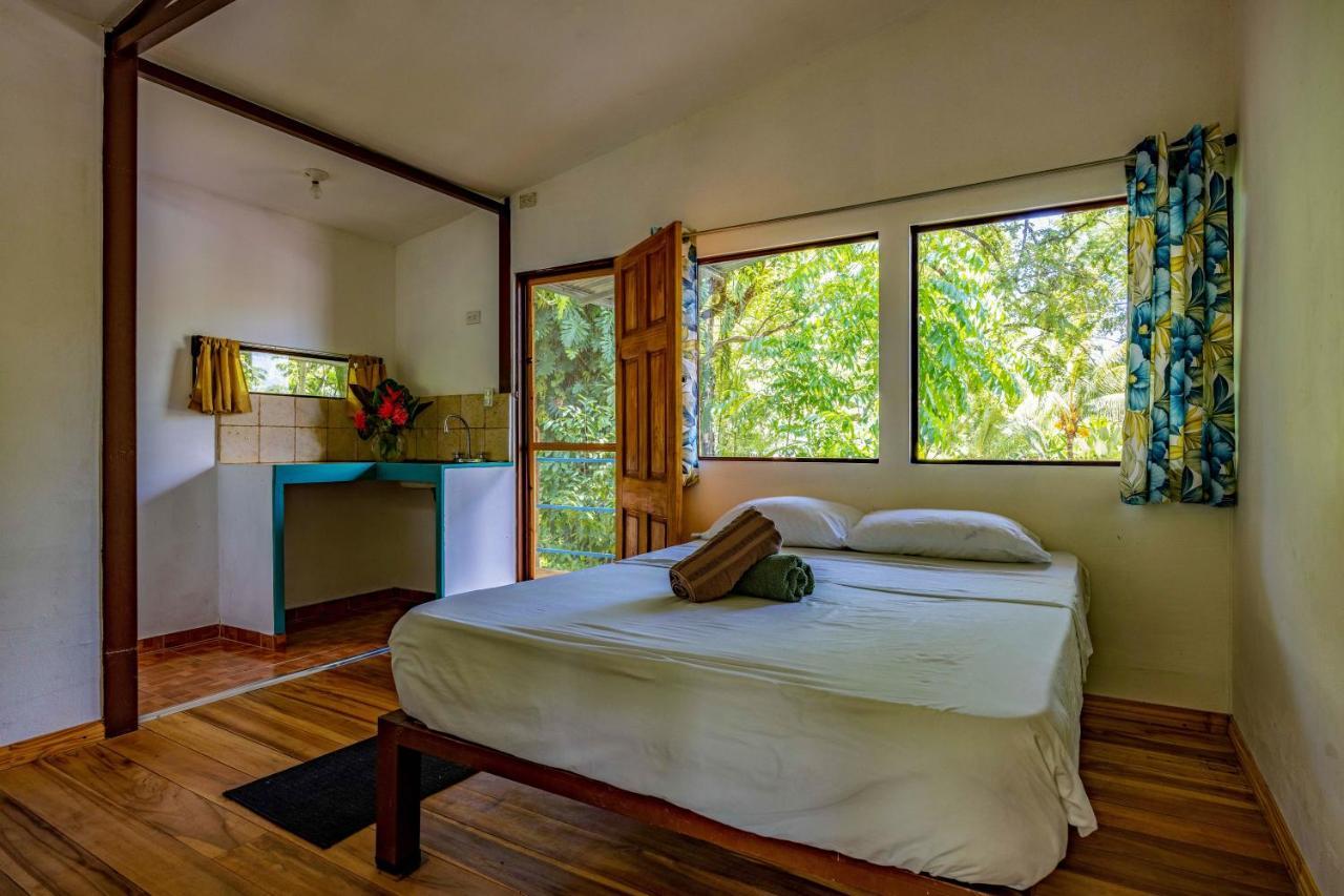 Uvita River Guesthouse Bagian luar foto